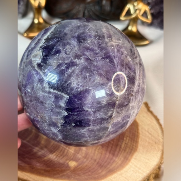 Chevron Amethyst Sphere - 💜🔮 - Picture 3 of 5